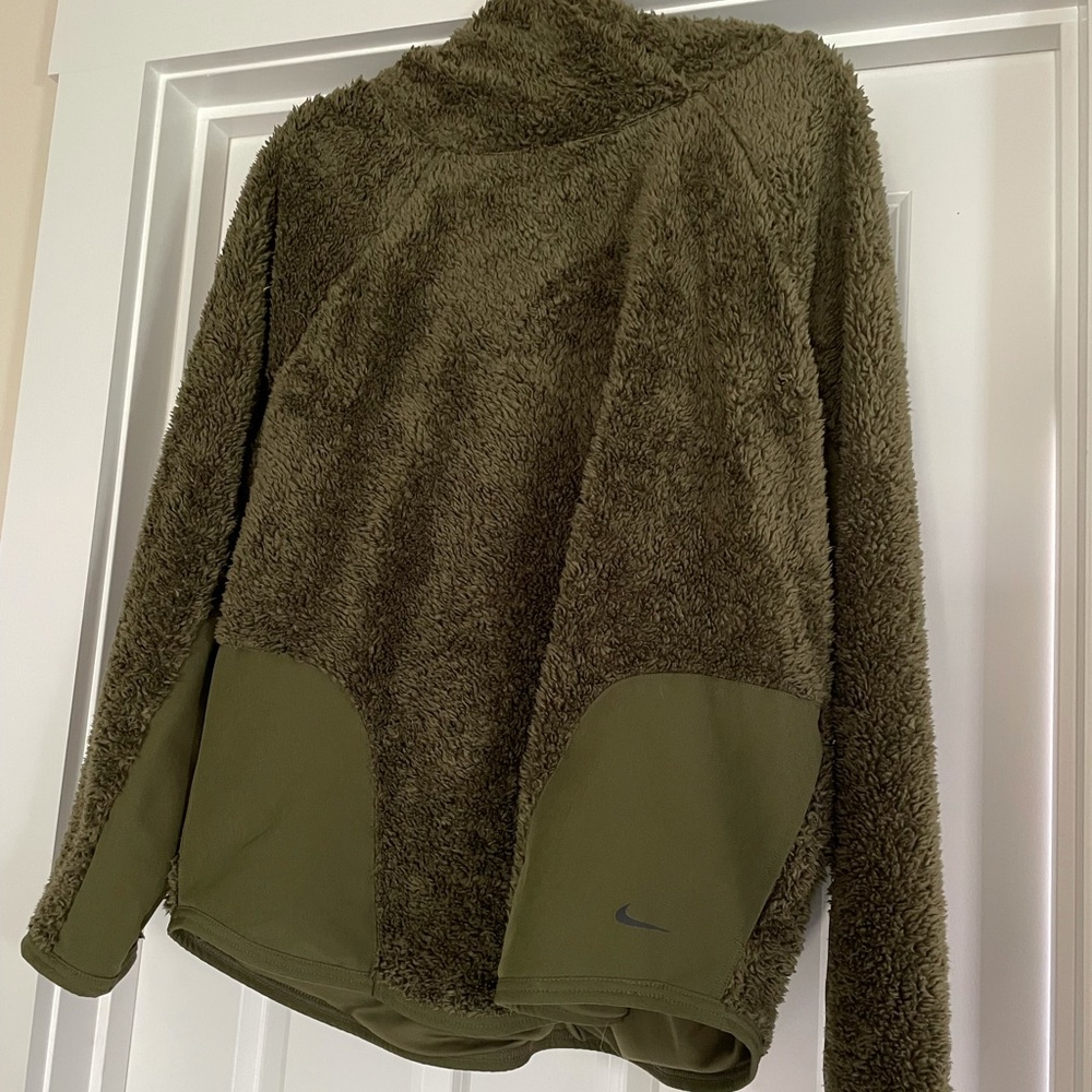 VGUC Nike hooded sherpa